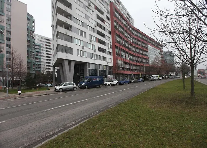 Sag 12th Floor Koloseo View Free Parking ברטיסלאבה